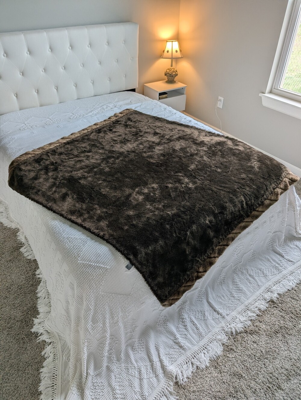 Plush Brown Faux Fur Throw Blanket  Cozy Home Bedding Lined Size 52"X60"